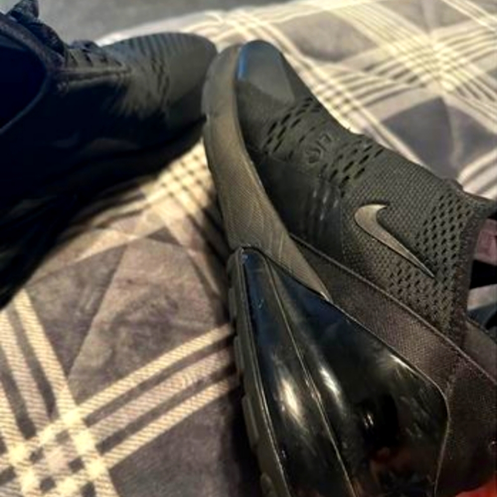 Black Nike Air Max 270 Size 11.5